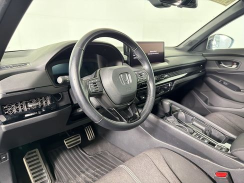 Used 2024 Honda Accord Sport image 4