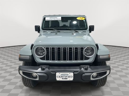 Used 2024 Jeep Wrangler Sahara w/ Technology Group image 8