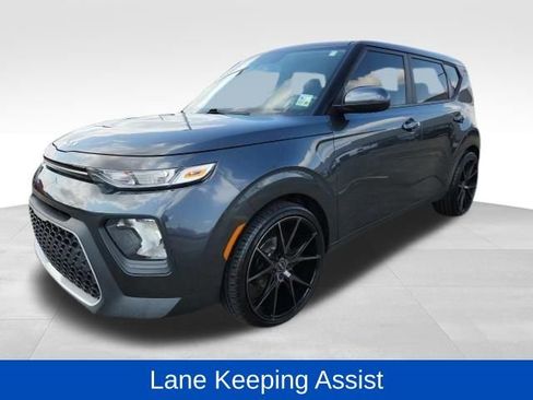 Used 2022 Kia Soul LX w/ Technology Package image 4