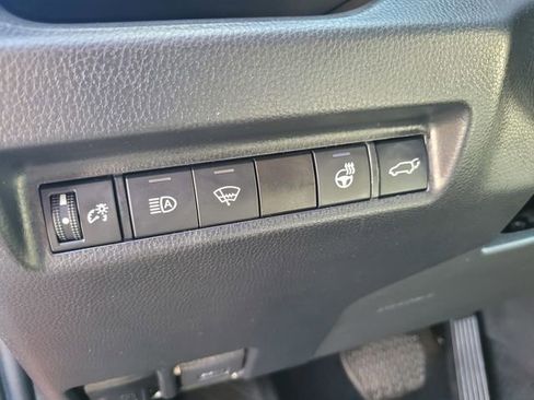 Used 2022 Toyota RAV4 XLE image 17