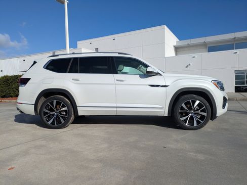 New 2026 Volkswagen Atlas SEL Premium R-Line AWD/4WD image 3