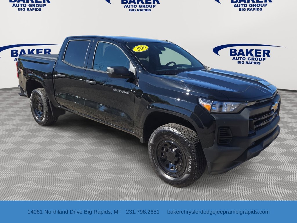 Used 2024 Chevrolet Colorado W/T AWD/4WD image 1