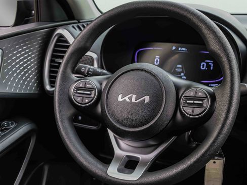 Certified 2025 Kia Soul LX w/ LX Technology Package FWD image 14