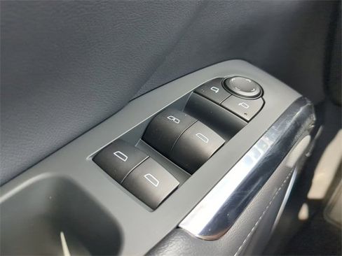 New 2025 Chevrolet Traverse LT w/ Enhanced Driving Package image 24