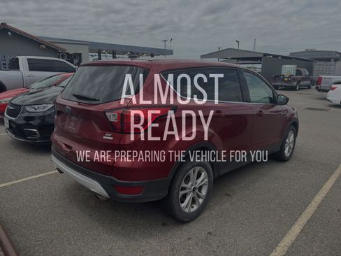 Used 2019 Ford Escape SE FWD image 4