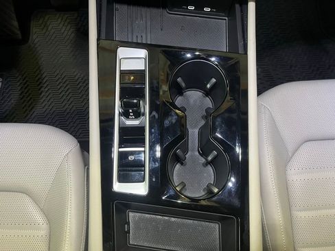 Certified 2025 Volkswagen Atlas SEL image 15