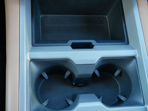 Used 2025 Land Rover Defender 110 V8 image 26