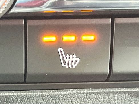 Used 2024 MAZDA MAZDA3 s image 21