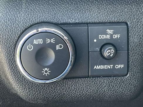 Used 2014 GMC Acadia SLE FWD image 17