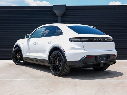 New 2025 Porsche Macan Electric RWD image 3