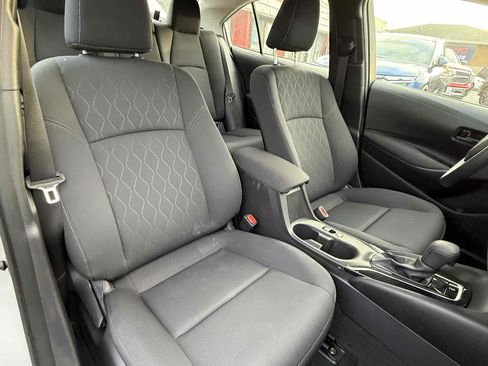 Used 2025 Toyota Corolla LE FWD image 7
