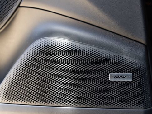 Certified 2025 Porsche Macan 4 Electric AWD/4WD image 21