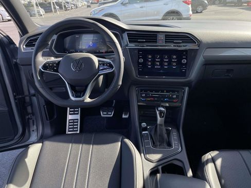 Used 2024 Volkswagen Tiguan SE R-Line image 13