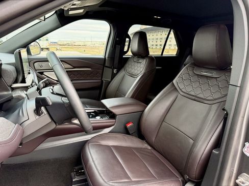 Certified 2025 Ford Explorer Platinum w/ LUX Leather Package AWD/4WD image 11