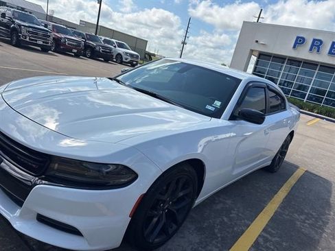 Used 2022 Dodge Charger SXT w/ Blacktop Package RWD image 1