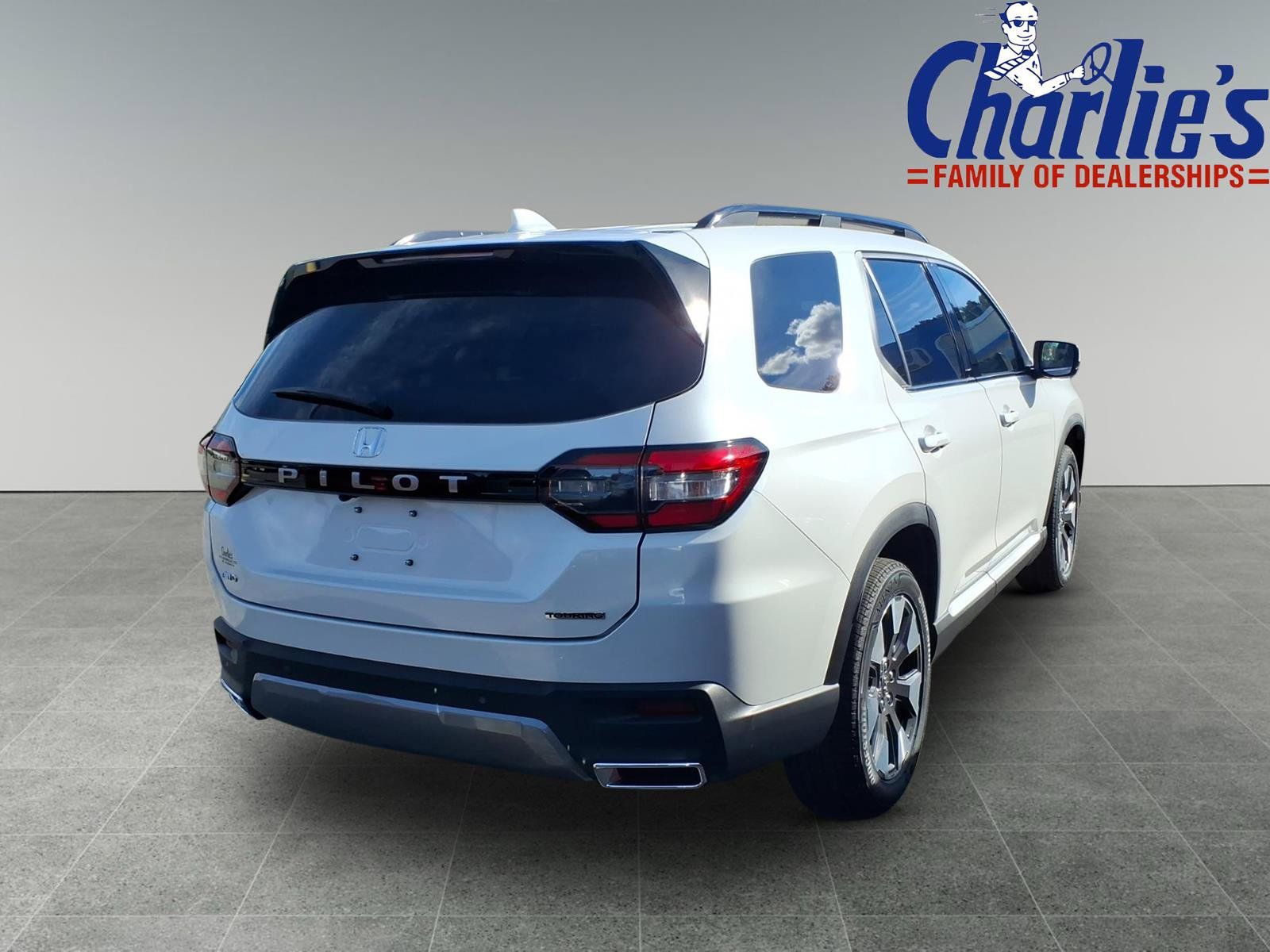 New 2026 Honda Pilot Touring image 4