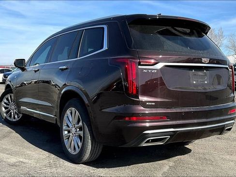 Used 2021 Cadillac XT6 Premium Luxury image 3