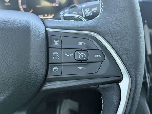 New 2025 Jeep Grand Cherokee L Altitude image 21