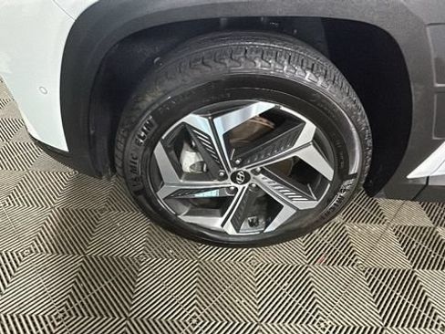 Certified 2024 Hyundai Tucson Limited AWD/4WD image 9