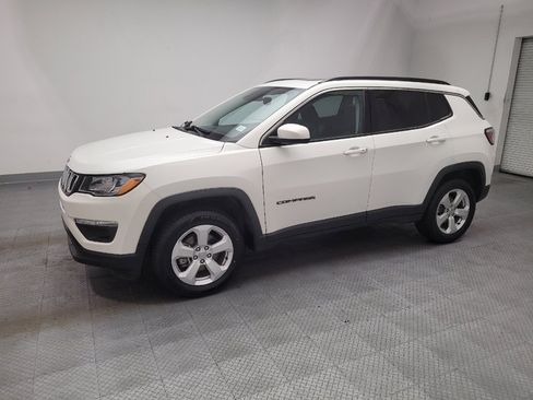 Used 2021 Jeep Compass Latitude w/ Sun and Sound Group AWD/4WD image 2