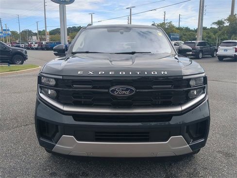 New 2025 Ford Expedition Max Platinum w/ Driver's Package image 25