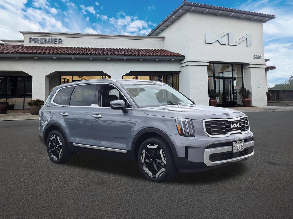 Certified 2024 Kia Telluride S FWD image 2
