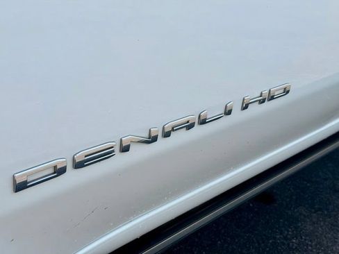 Used 2021 GMC Sierra 2500 Denali w/ Denali Ultimate Package AWD/4WD image 16