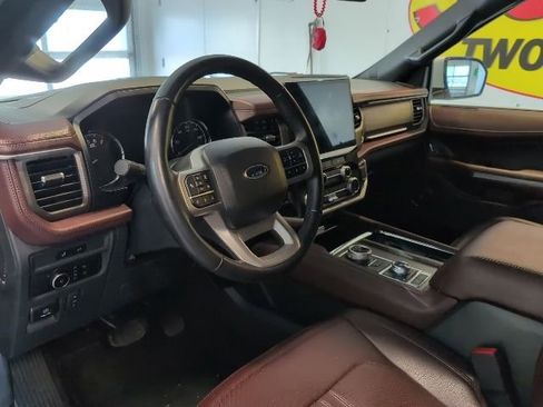 Used 2024 Ford Expedition Limited AWD/4WD image 8