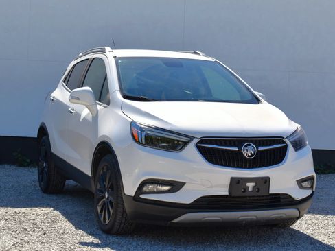 Used 2020 Buick Encore Essence FWD image 33