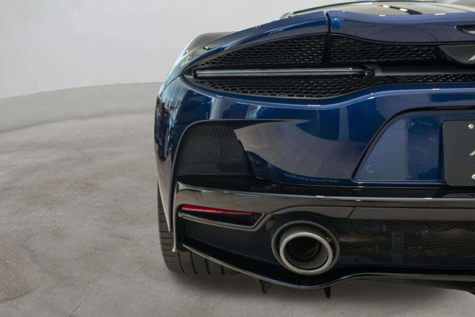 Used 2023 McLaren GT RWD image 37