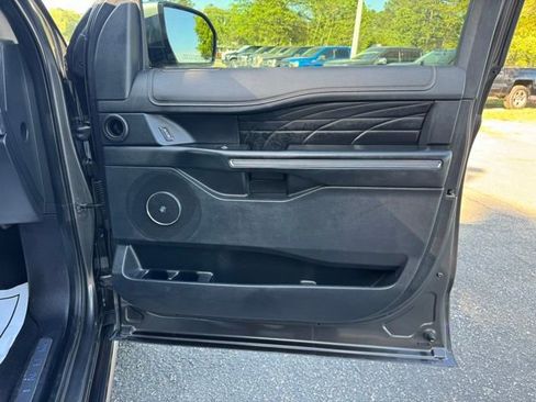 Used 2019 Ford Expedition Platinum AWD/4WD image 10