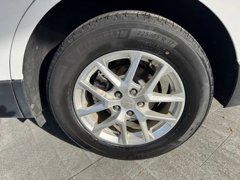 Used 2022 Chevrolet Equinox LS image 4