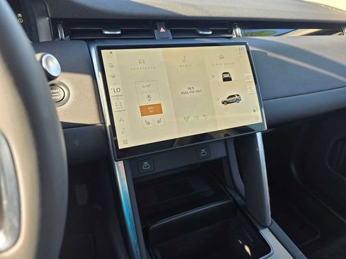 Used 2025 Land Rover Discovery Sport S image 27
