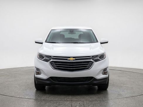 Used 2025 Chevrolet Equinox LT FWD image 2