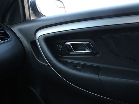 Used 2018 Ford Taurus SEL w/ Equipment Group 201A FWD image 19
