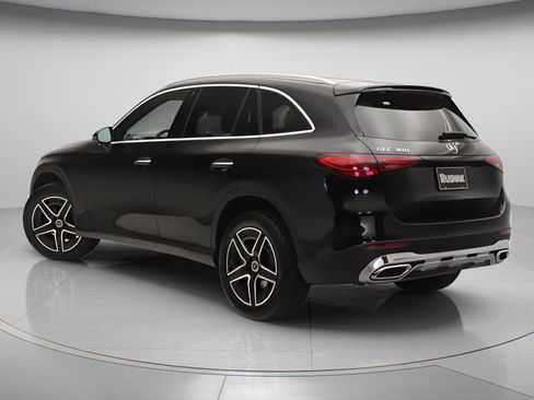New 2026 Mercedes-Benz GLC 300 image 2