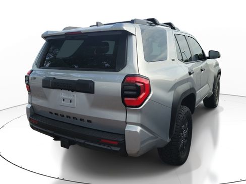 Used 2025 Toyota 4Runner SR5 AWD/4WD image 6