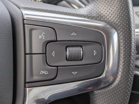 Used 2025 Chevrolet Blazer LT image 16