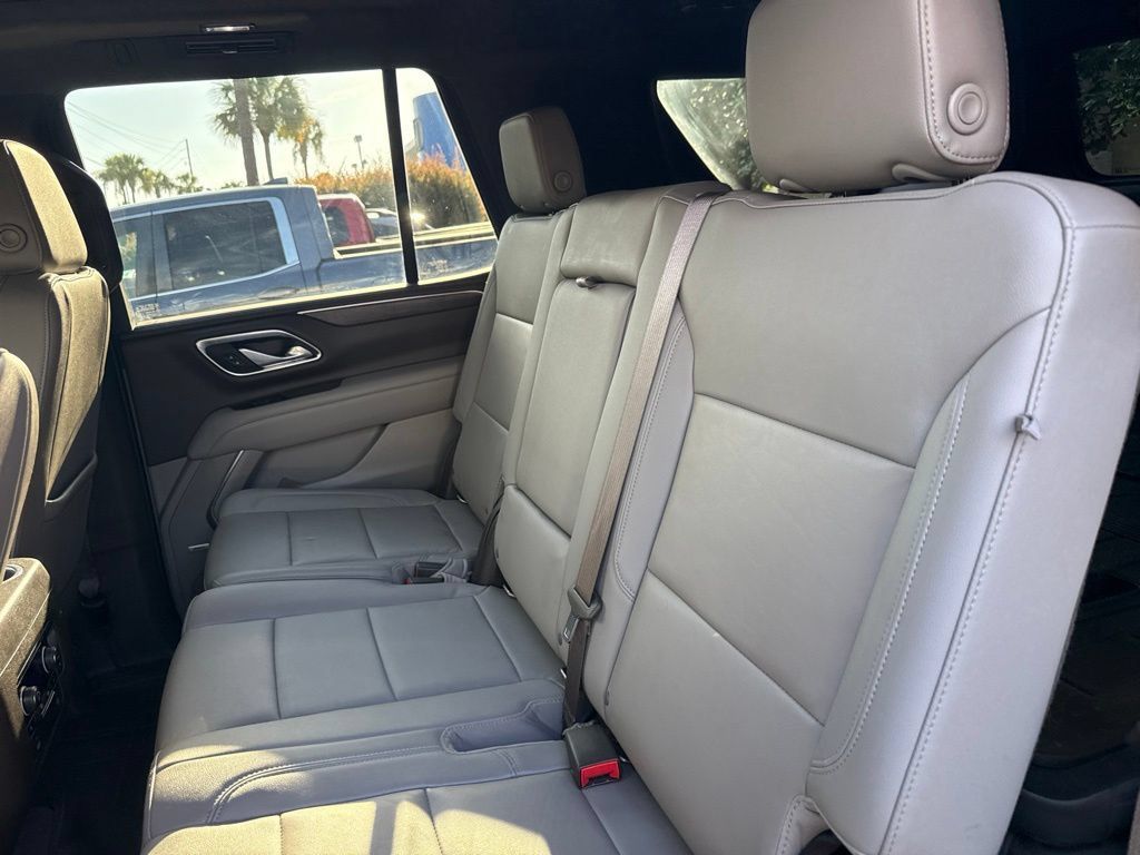 Used 2022 Chevrolet Tahoe LT w/ LT Signature Plus Package RWD image 11