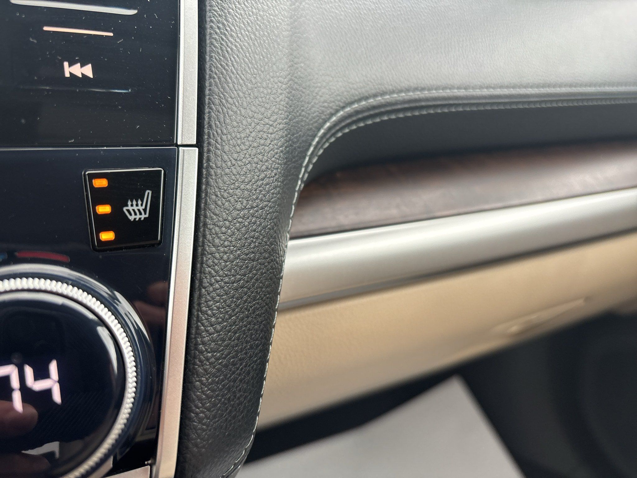 Used 2018 Subaru Outback 2.5i Limited AWD/4WD image 18