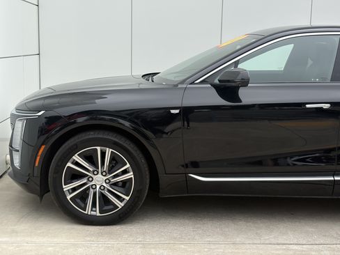 Certified 2024 Cadillac Lyriq Luxury AWD/4WD image 5
