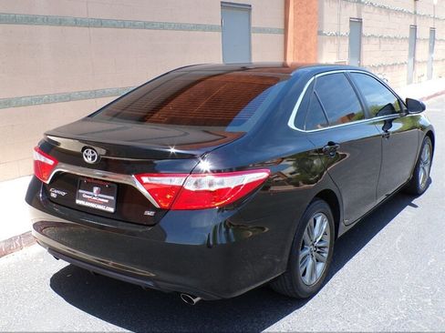 Used 2017 Toyota Camry SE FWD image 7
