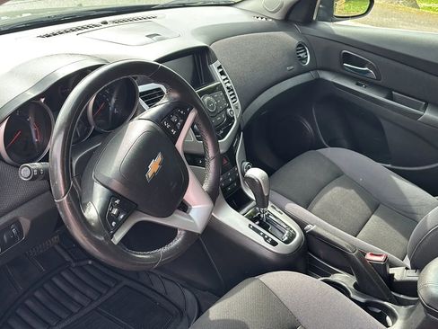 Used 2014 Chevrolet Cruze LT w/ Technology Package FWD image 20