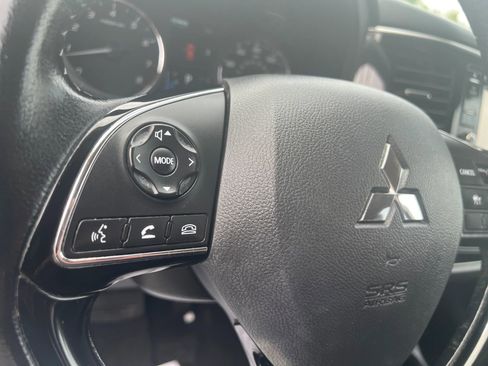 Used 2016 Mitsubishi Outlander SEL image 16