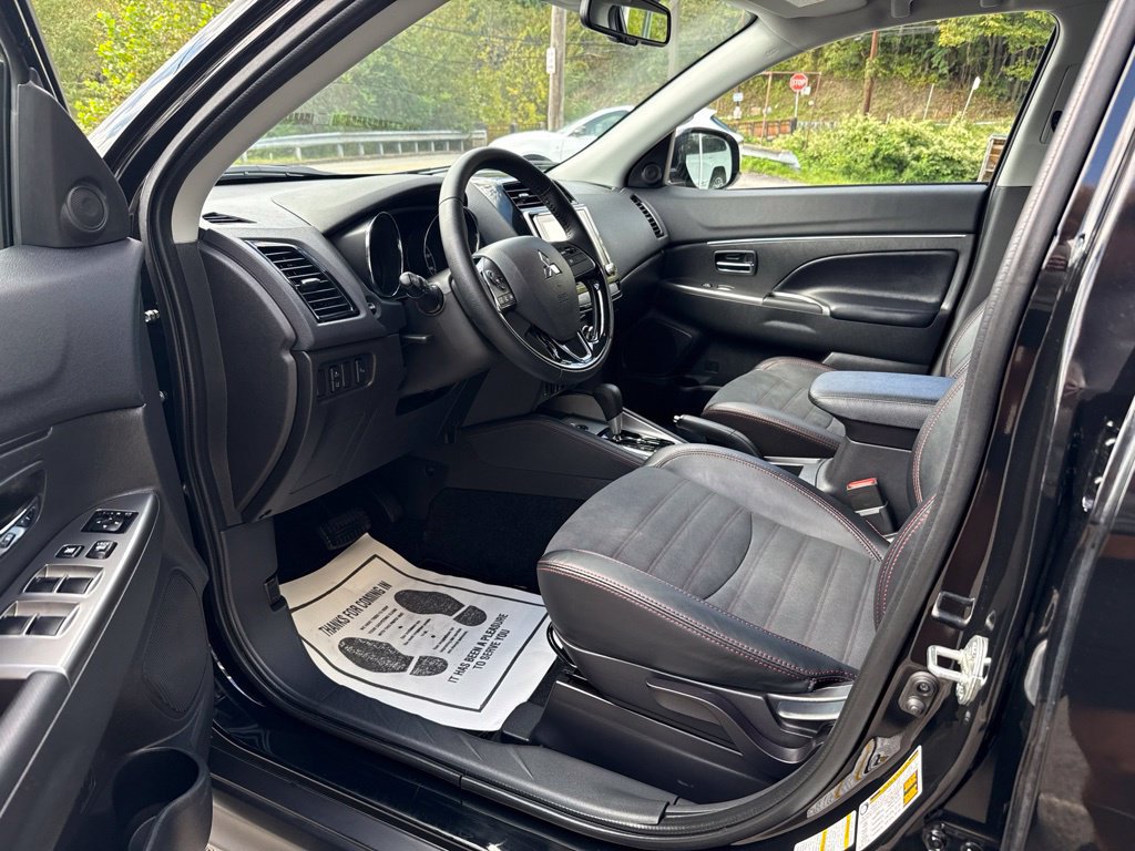 Used 2025 Mitsubishi Outlander Sport ES AWD/4WD image 17