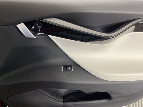 Used 2019 Tesla Model X Long Range image 11