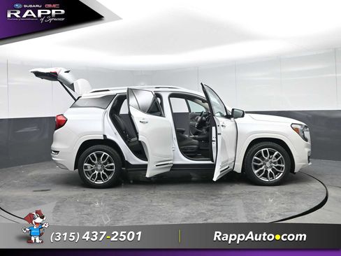 Used 2023 GMC Terrain Denali image 28