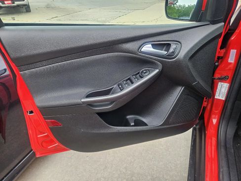 Used 2015 Ford Focus SE w/ Equipment Group 201A FWD image 10