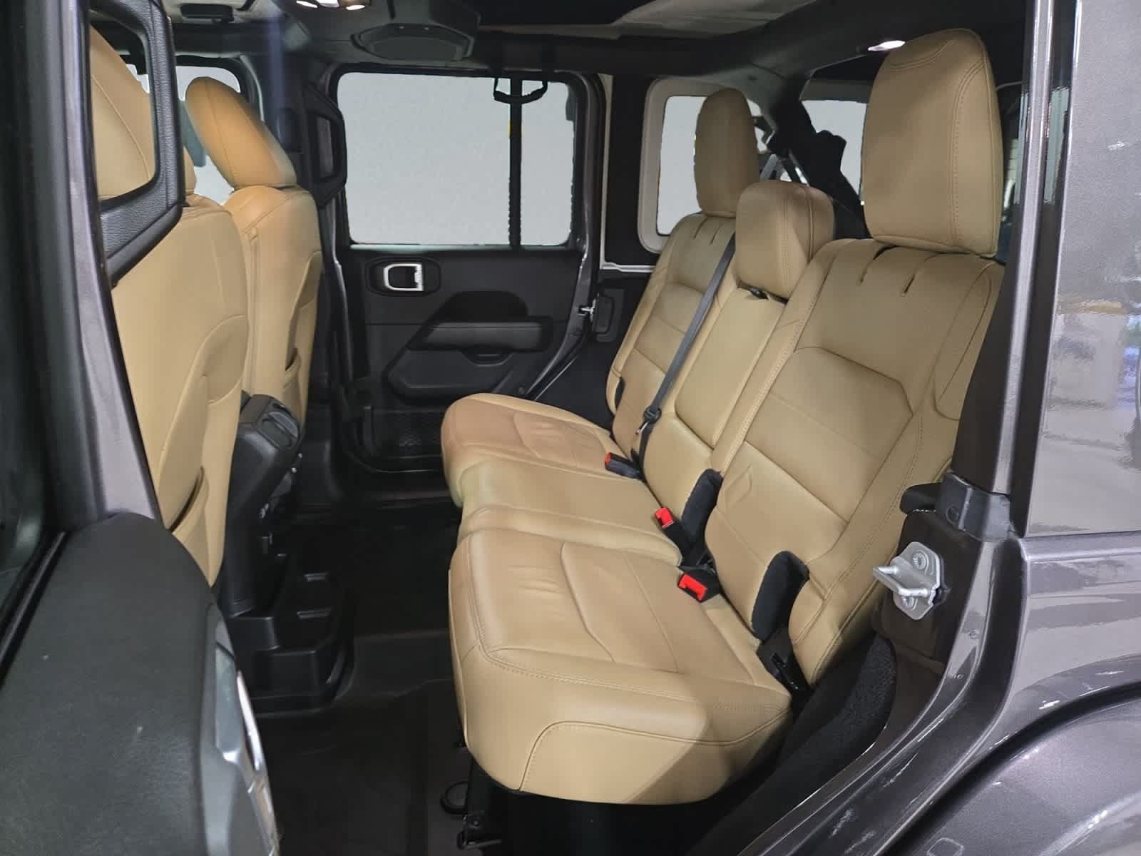Used 2019 Jeep Wrangler Unlimited Sahara AWD/4WD image 19
