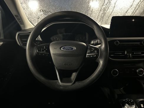 Used 2022 Ford Escape SE image 19